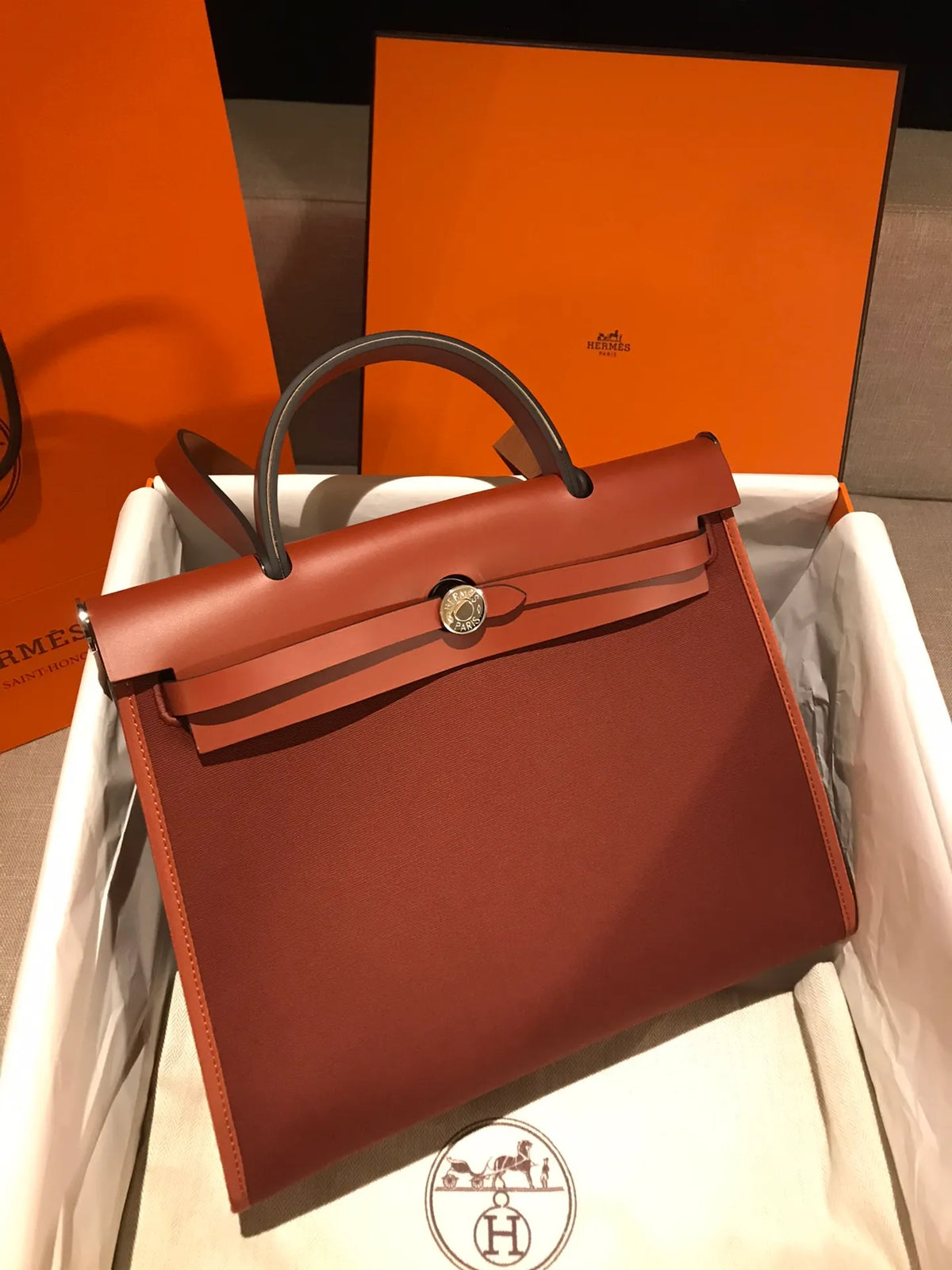 Herbag 31 Canvas and Leather Shoulder Bag Bordeaux Red