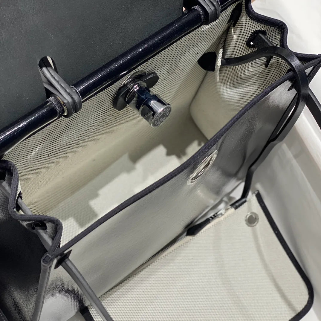 Herbag Zip 12.2 in Handbag Glossy Black
