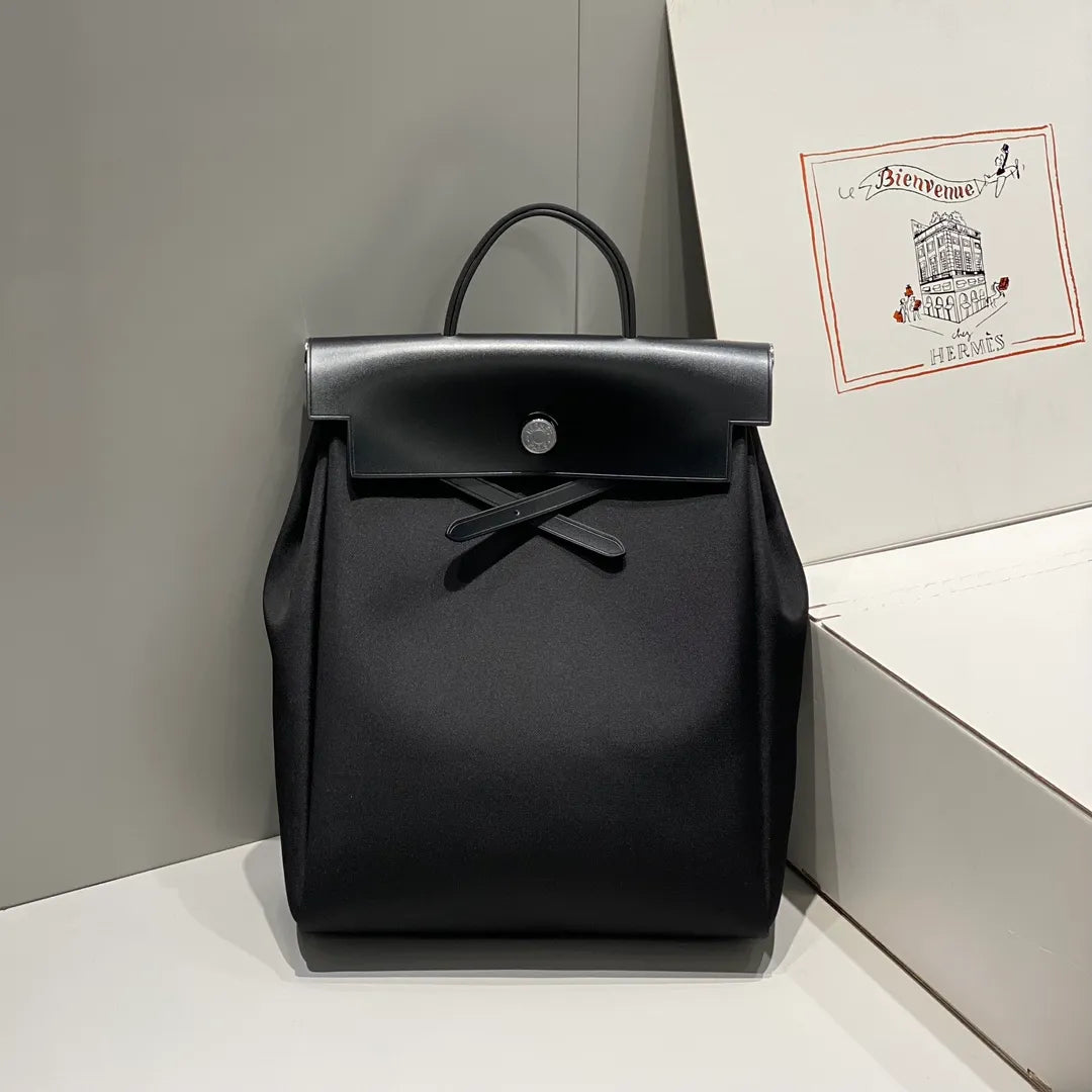 A Dos Zip 11.4 in Leather Backpack 13130000 Black