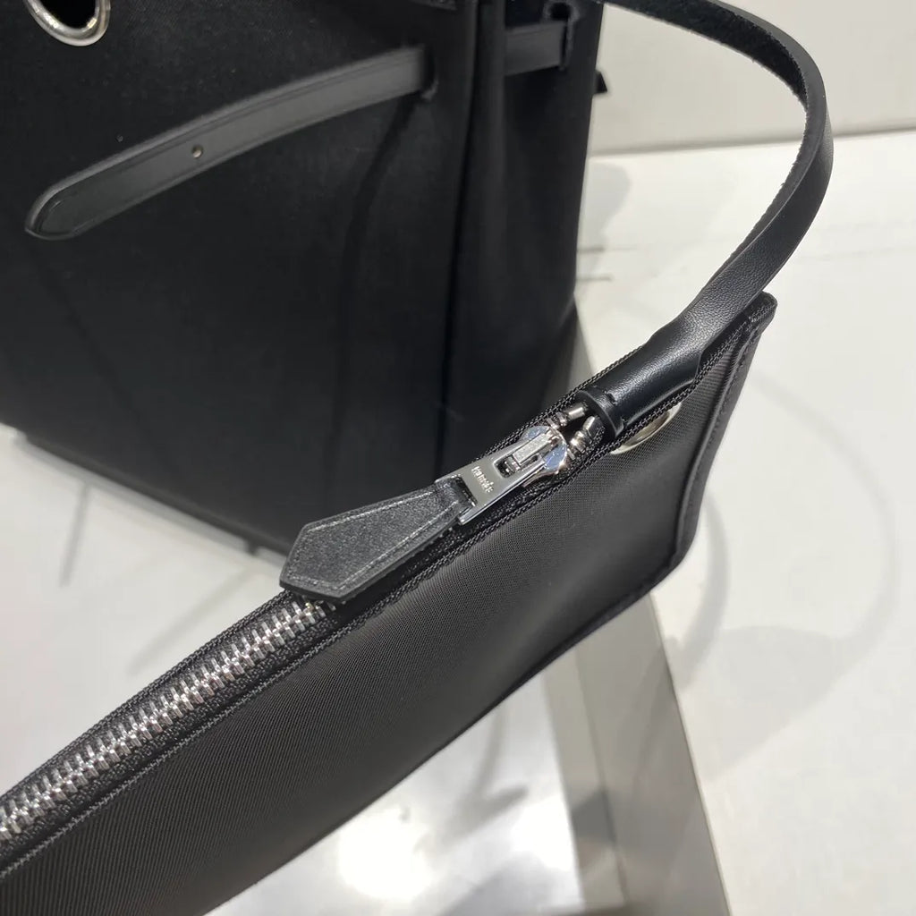 A Dos Zip 11.4 in Leather Backpack 13130000 Black