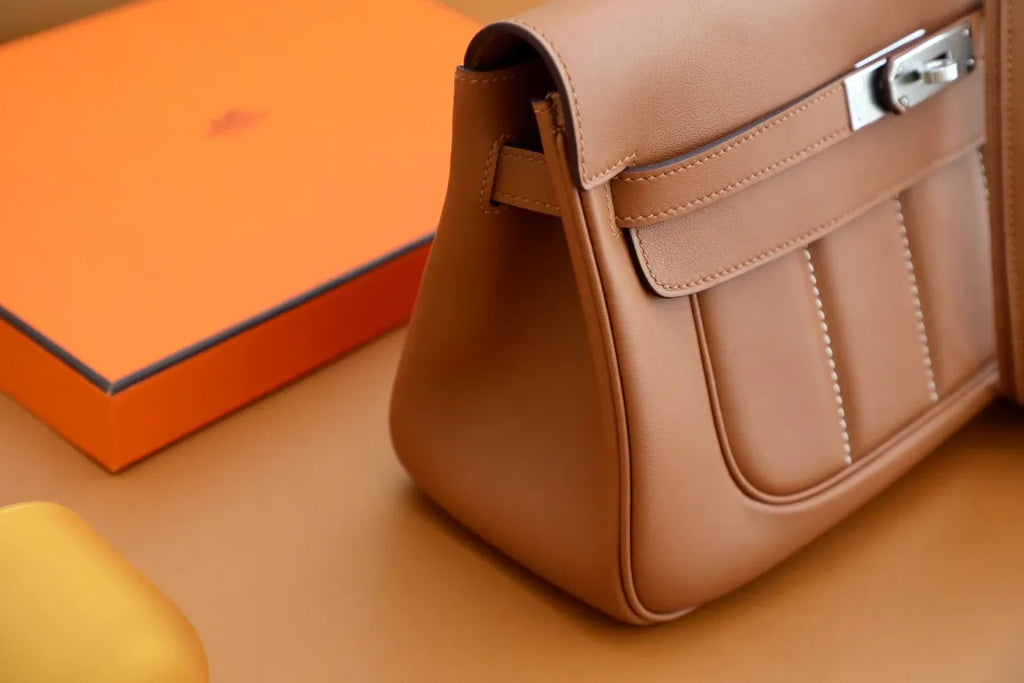 Hermès Berline 28 Swift Leather Handbag Gold Brown