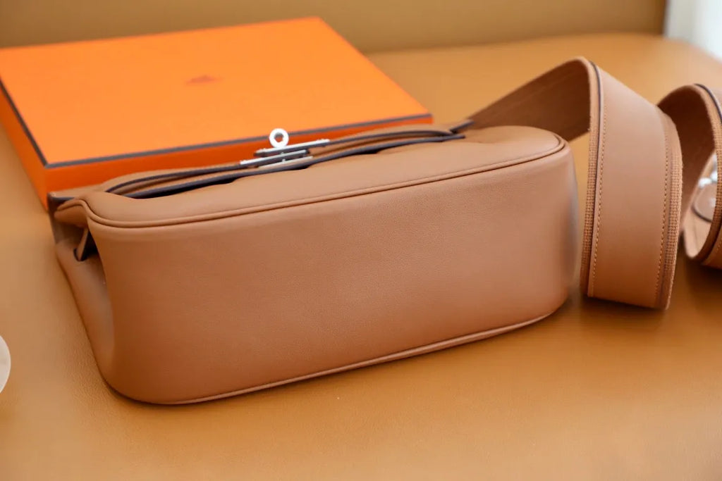 Hermès Berline 28 Swift Leather Handbag Gold Brown