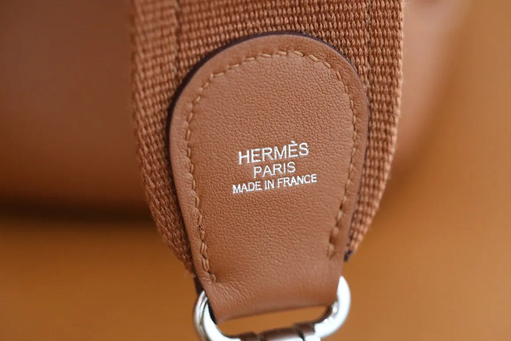 Hermès Berline 28 Swift Leather Handbag Gold Brown