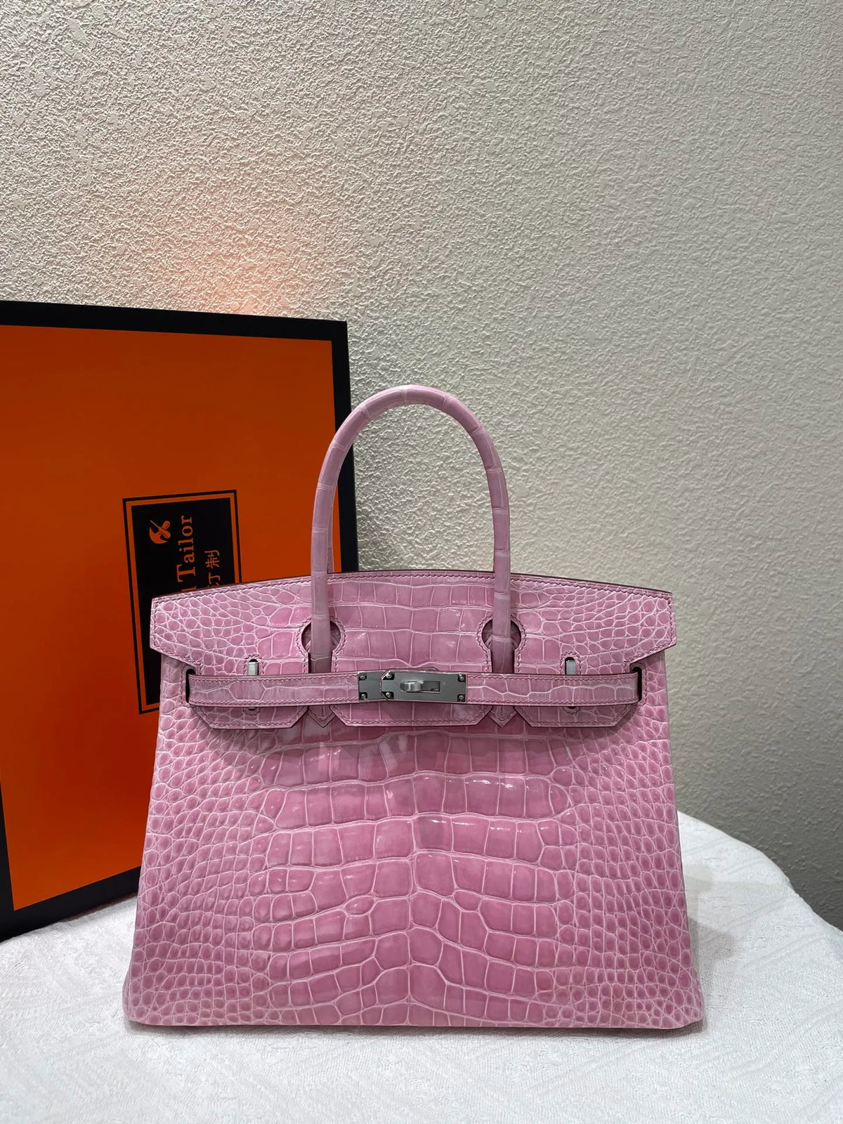 Hermès Birkin 30 Shiny Alligator Leather Handbag Pink