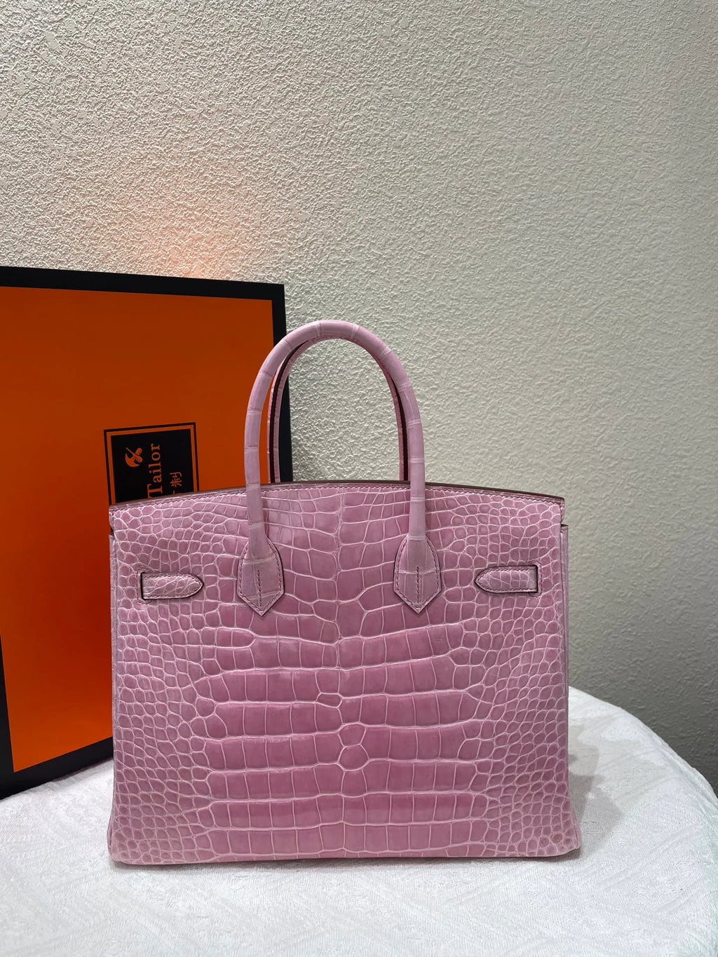 Hermès Birkin 30 Shiny Alligator Leather Handbag Pink