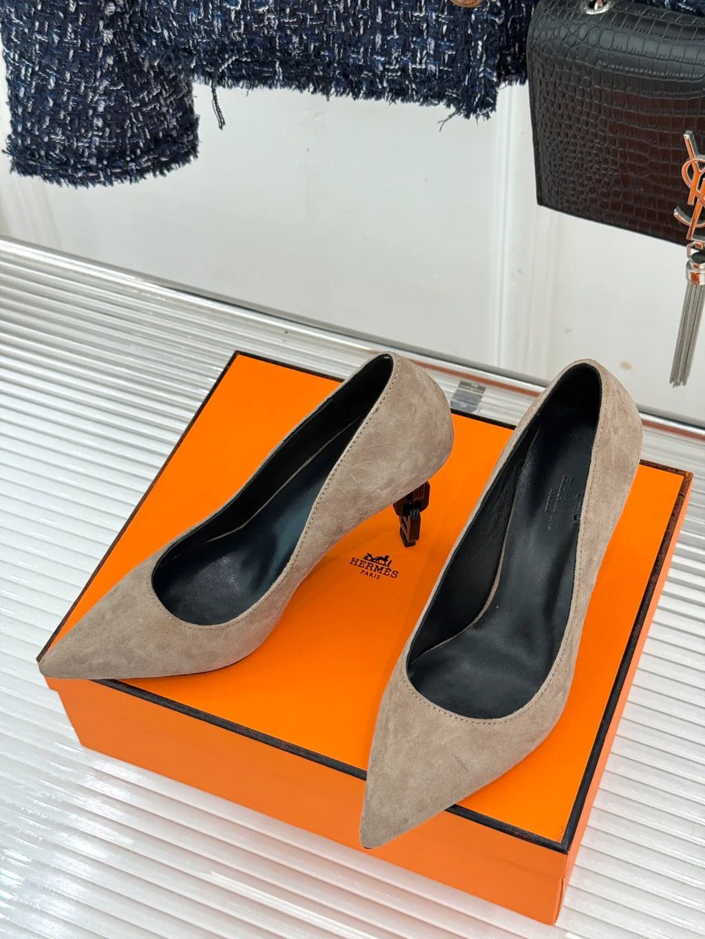 Hermès Women's Chain Heel Pointed Toe Pumps 26WF