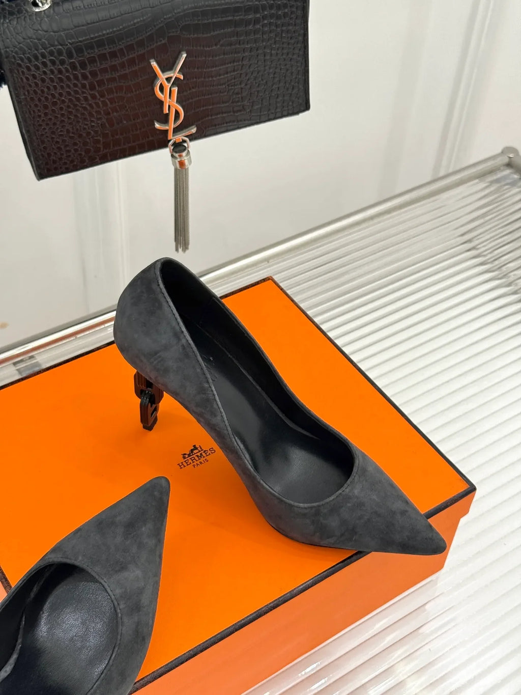 Hermès Women's Chain Heel Pointed Toe Pumps 26WF