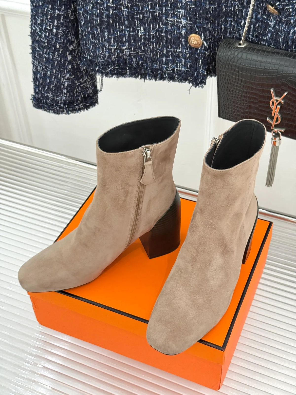 Hermès Women's Minimalist Vintage Block Heel Ankle Boots 26WF