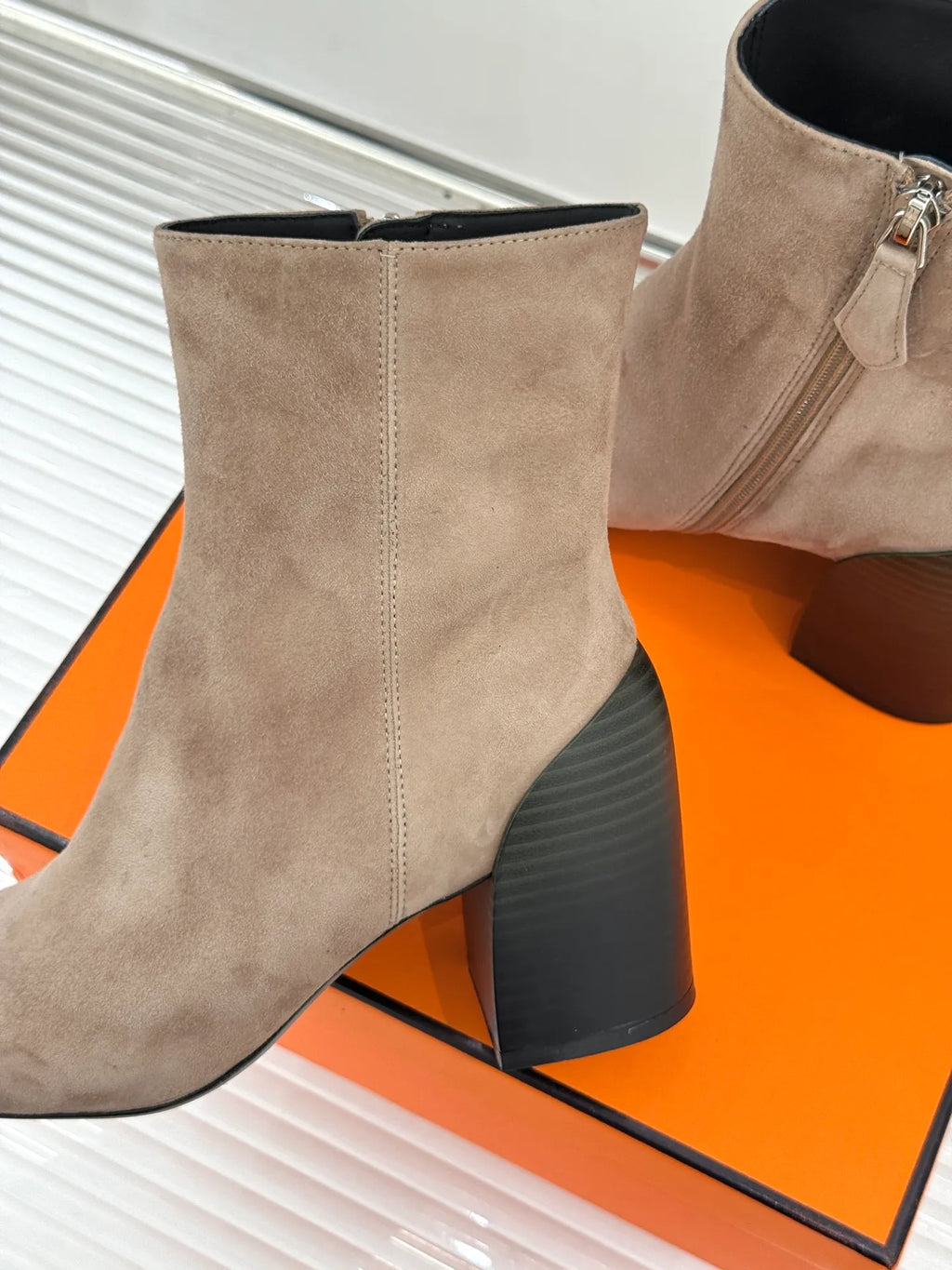 Hermès Women's Minimalist Vintage Block Heel Ankle Boots 26WF
