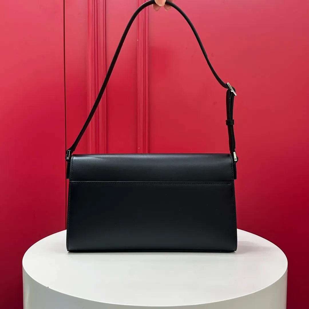 Horsebit Ristretto 10.2 in Shoulder Bag 821691