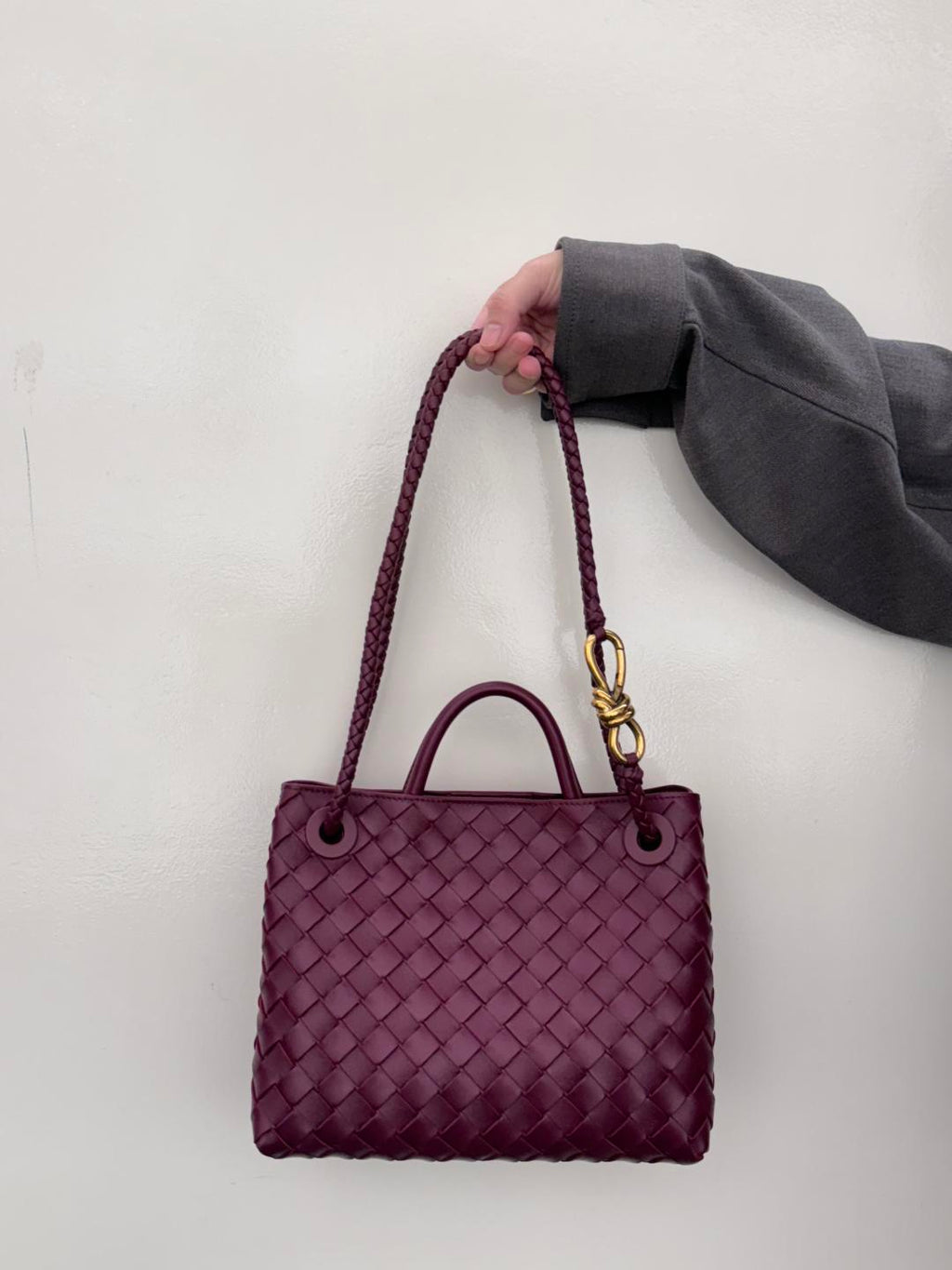 Shoulder and Crossbody Handbag 739105