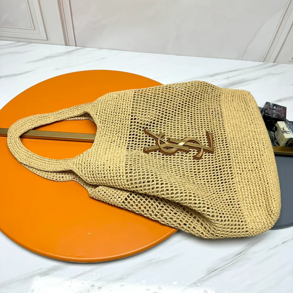 ICARE 22.8 in Woven Raffia Tote Bag 772191