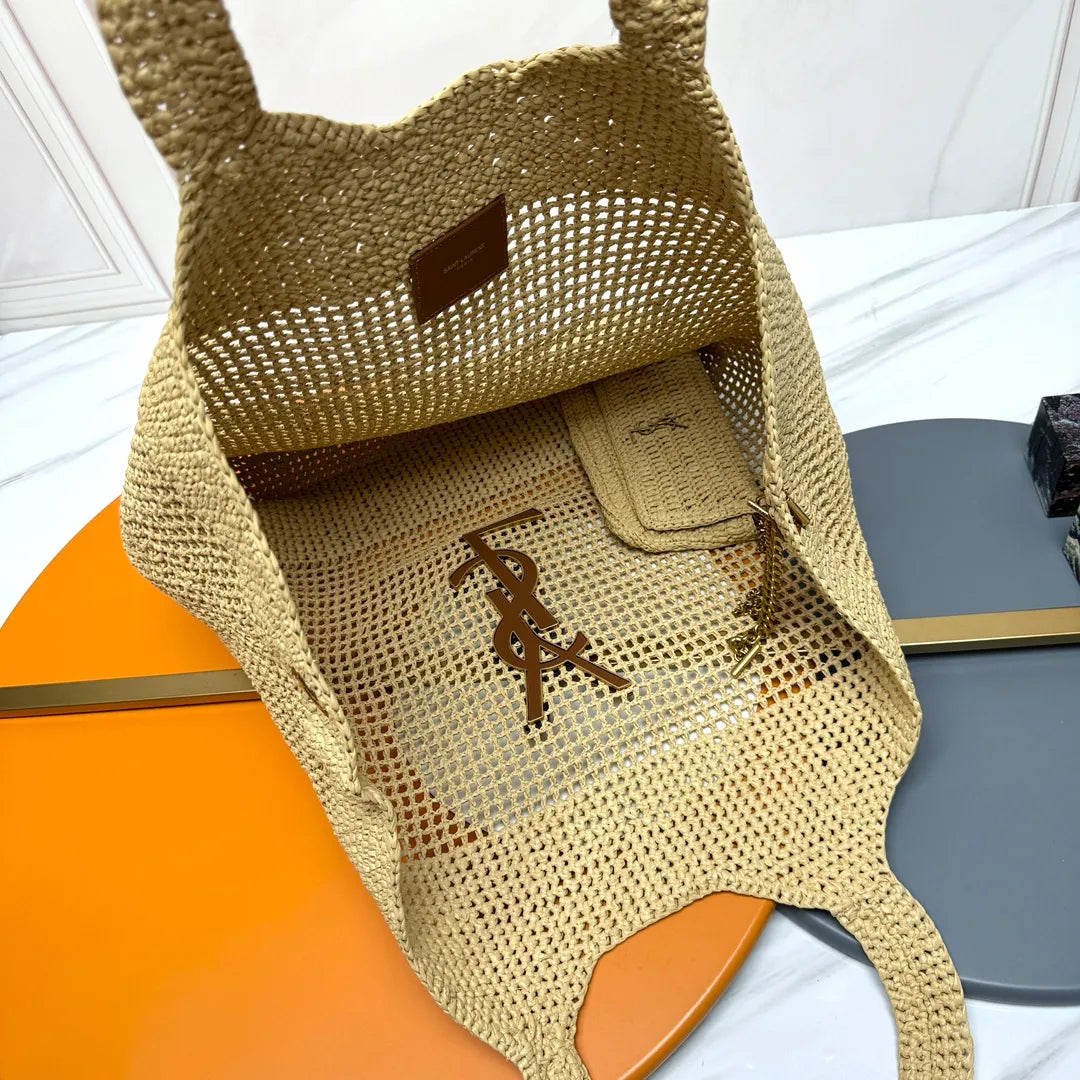 ICARE 22.8 in Woven Raffia Tote Bag 772191