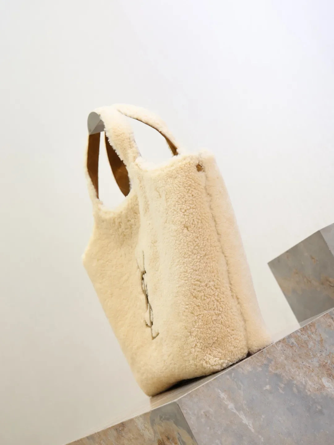 Icare Shearling 18.5 in Tote Bag 698651