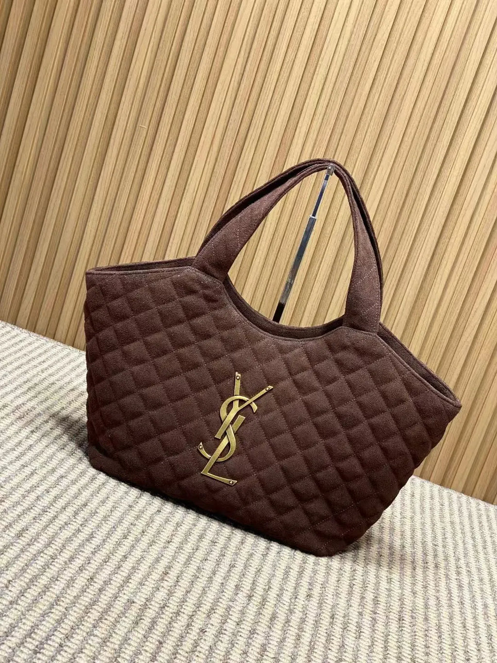 Icare Suede 12.2 in Tote Bag 858191