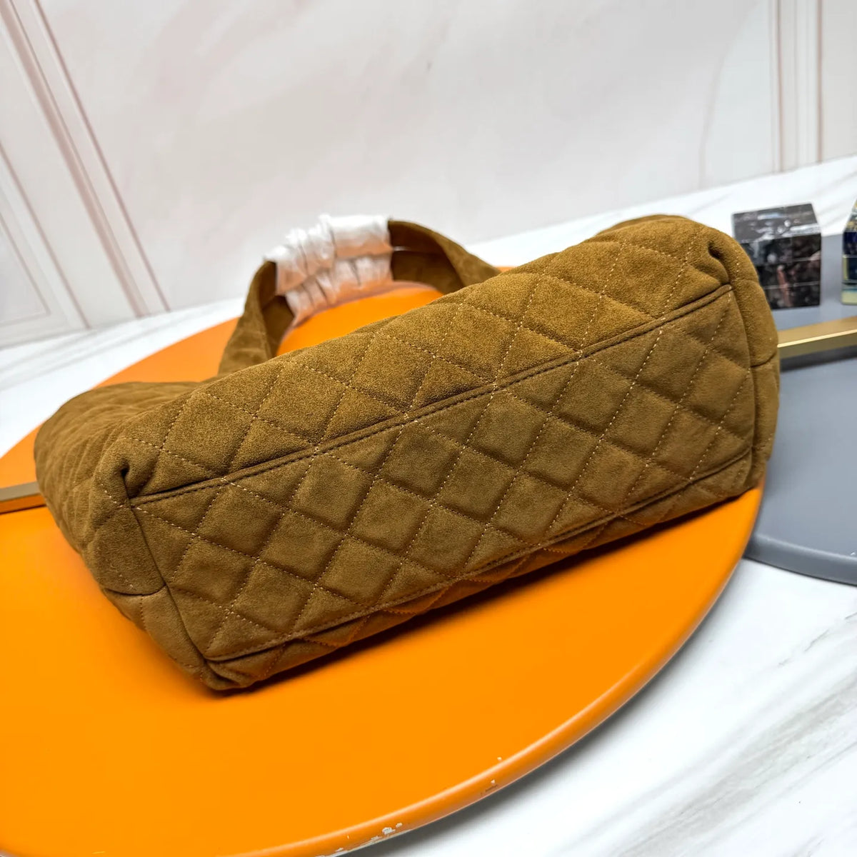 Icare Suede 12.2 in Tote Bag 858191