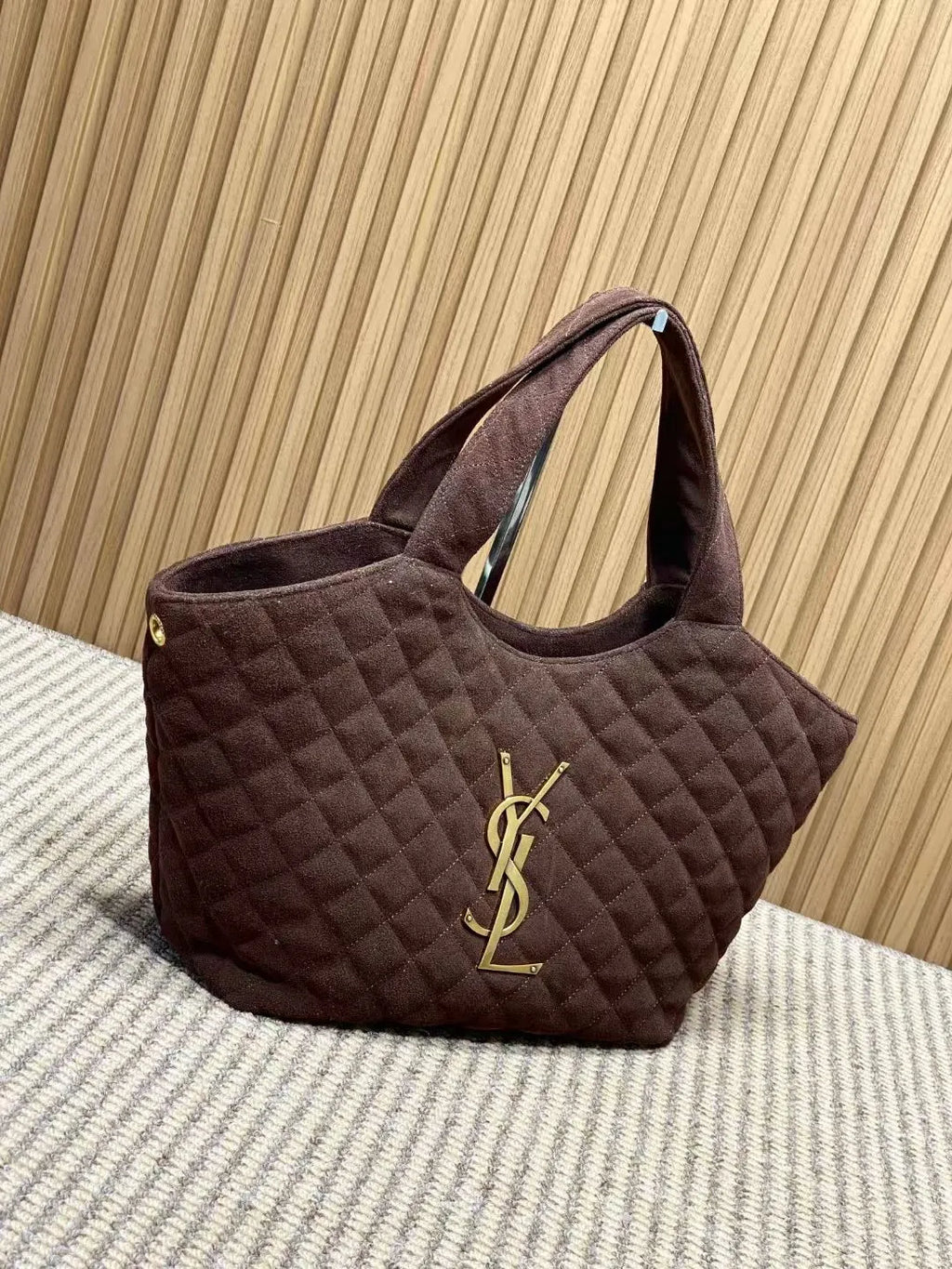 Icare Suede 12.2 in Tote Bag 858191