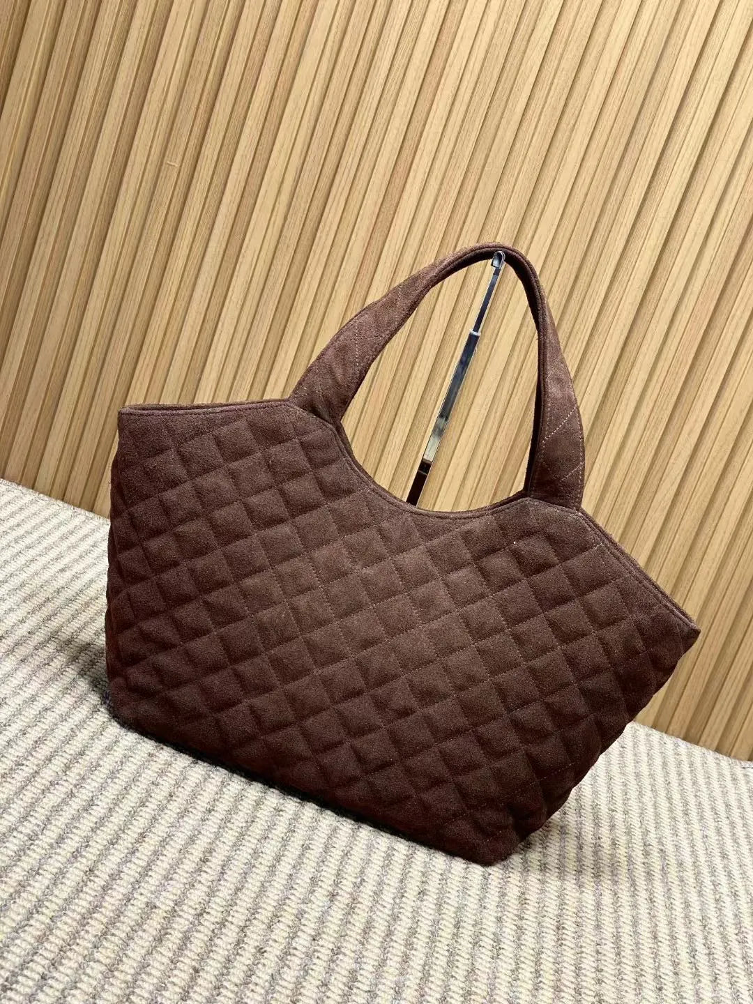 Icare Suede 12.2 in Tote Bag 858191