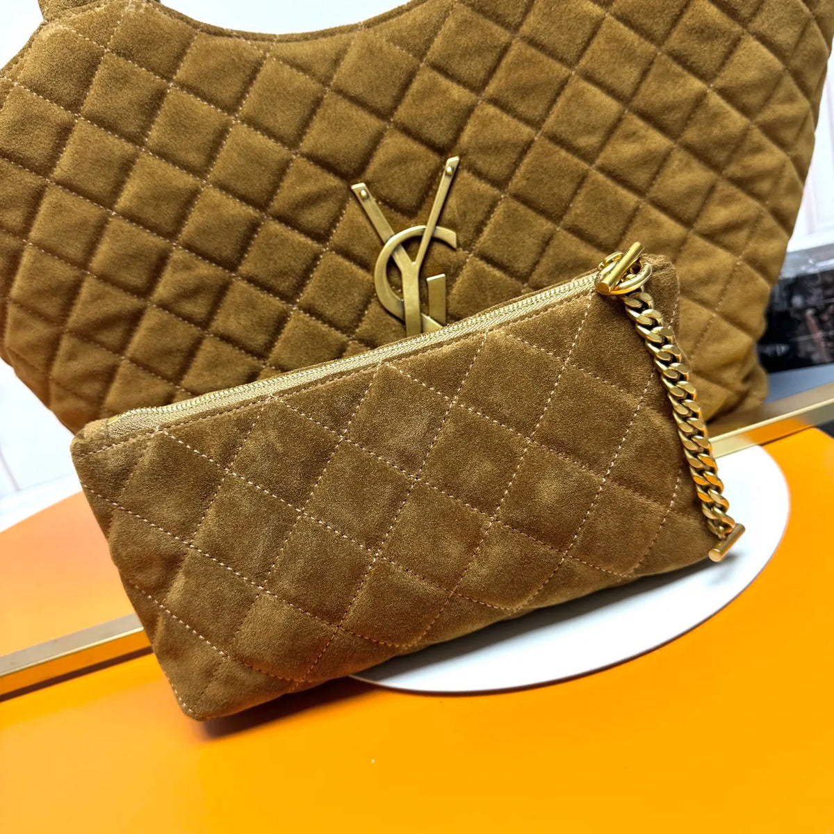 Icare Suede 12.2 in Tote Bag 858191