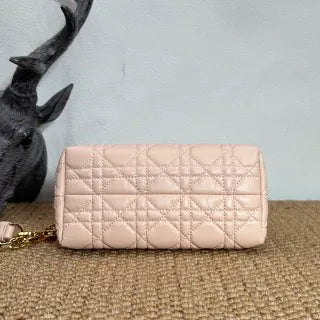 Jolie Top Handle 7.3 in Chain Handbag 3123 Rouge Pink
