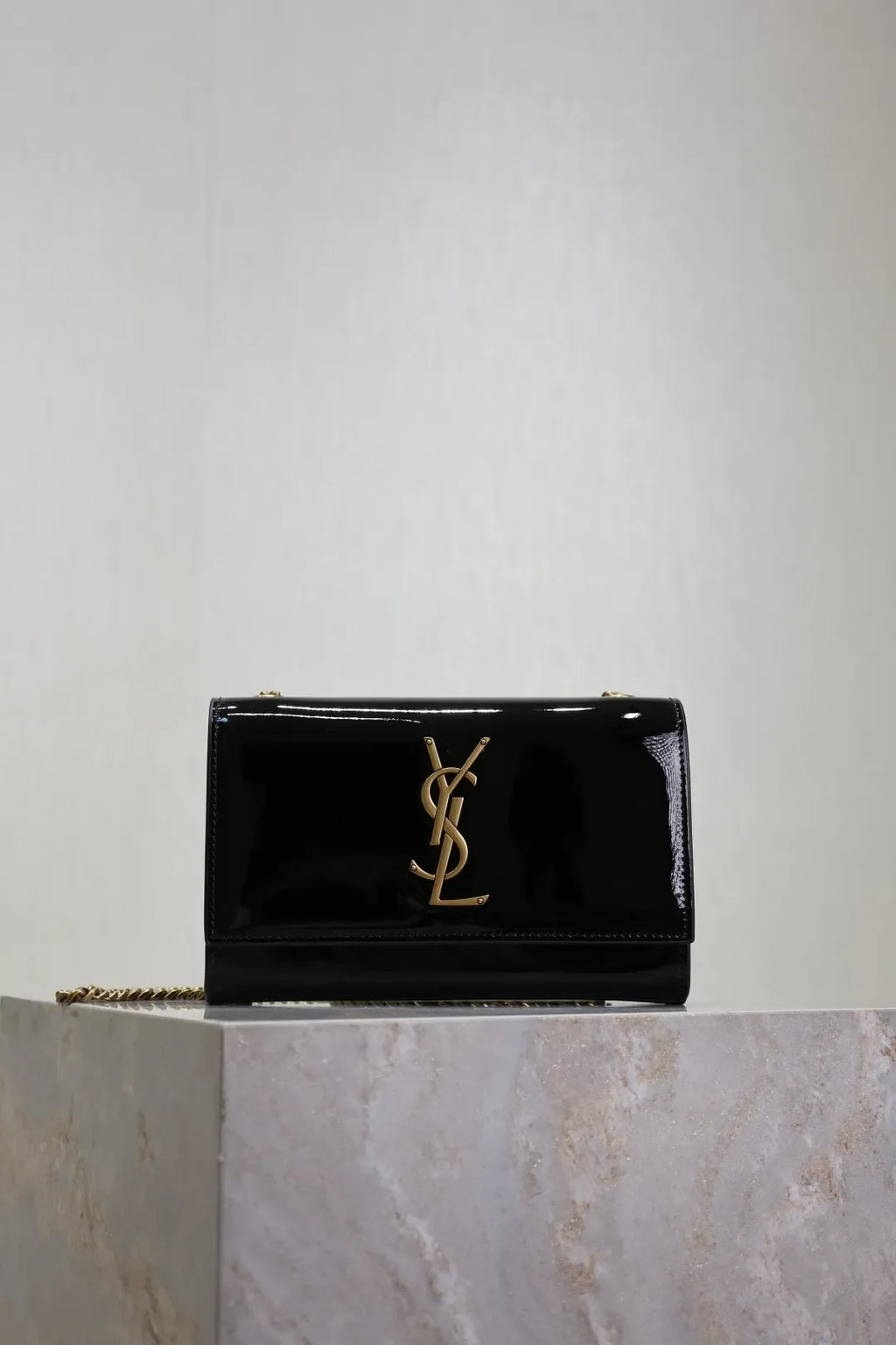 Kate 7.9 in Patent Leather Bag 469390