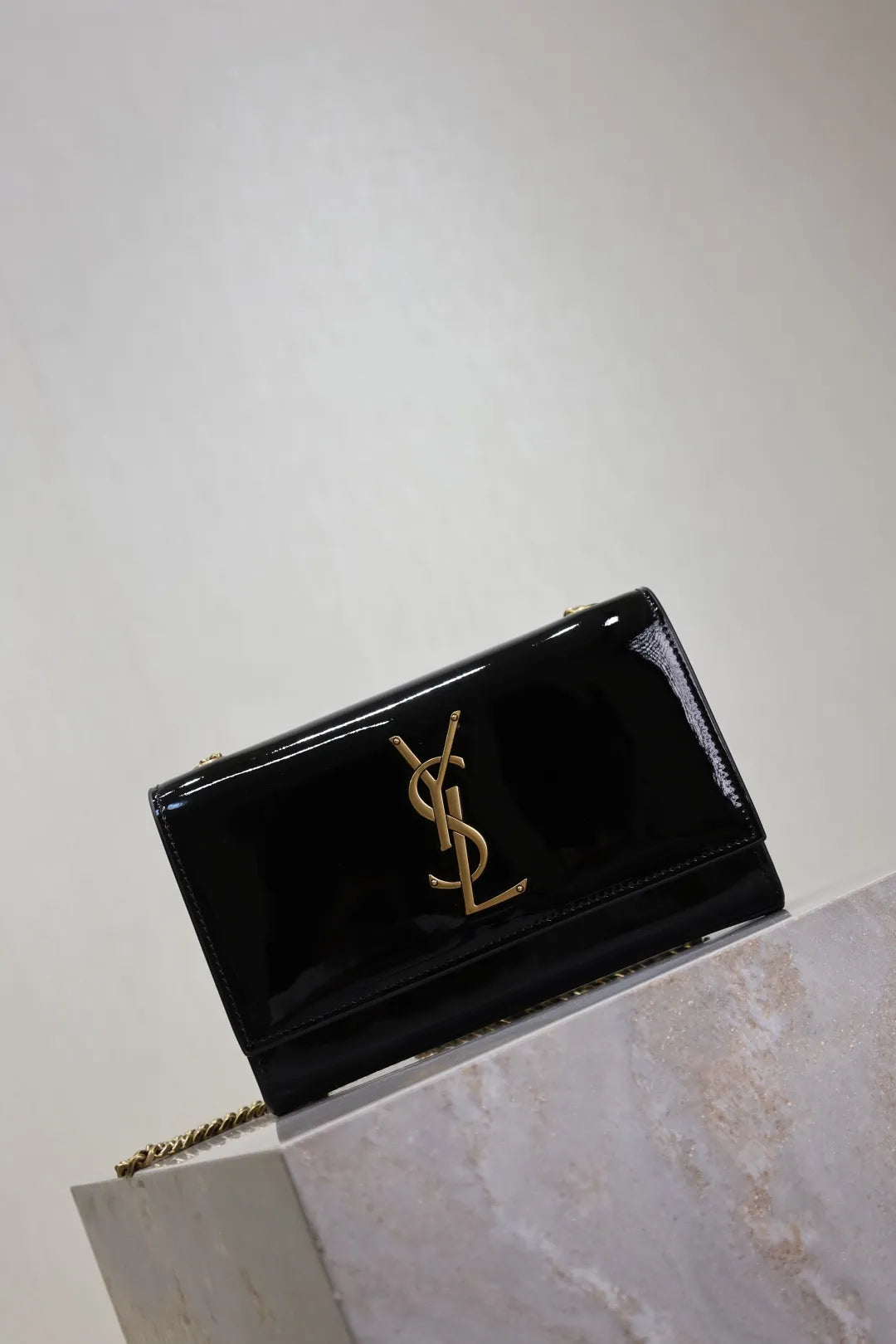 Kate 7.9 in Patent Leather Bag 469390