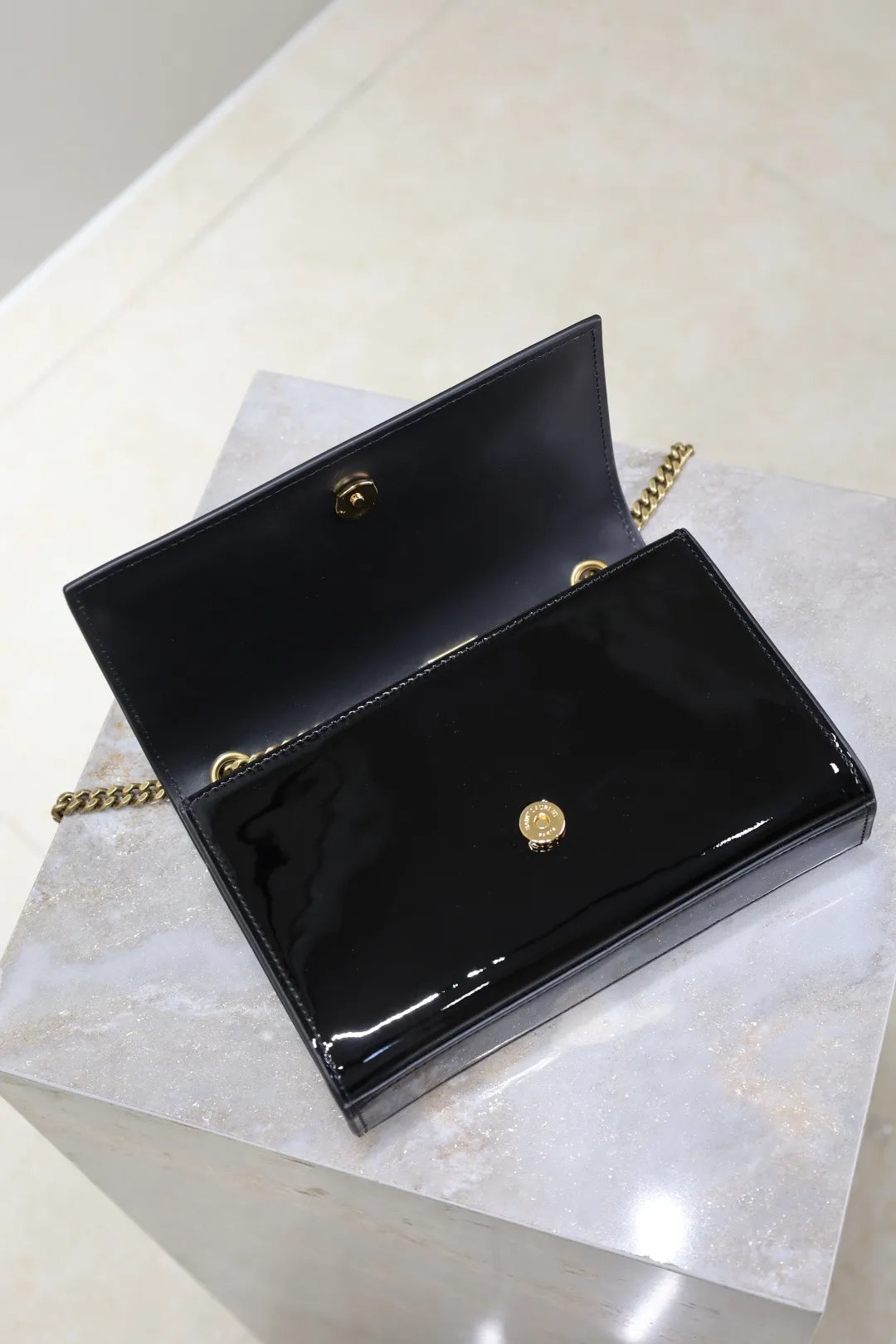 Kate 7.9 in Patent Leather Bag 469390