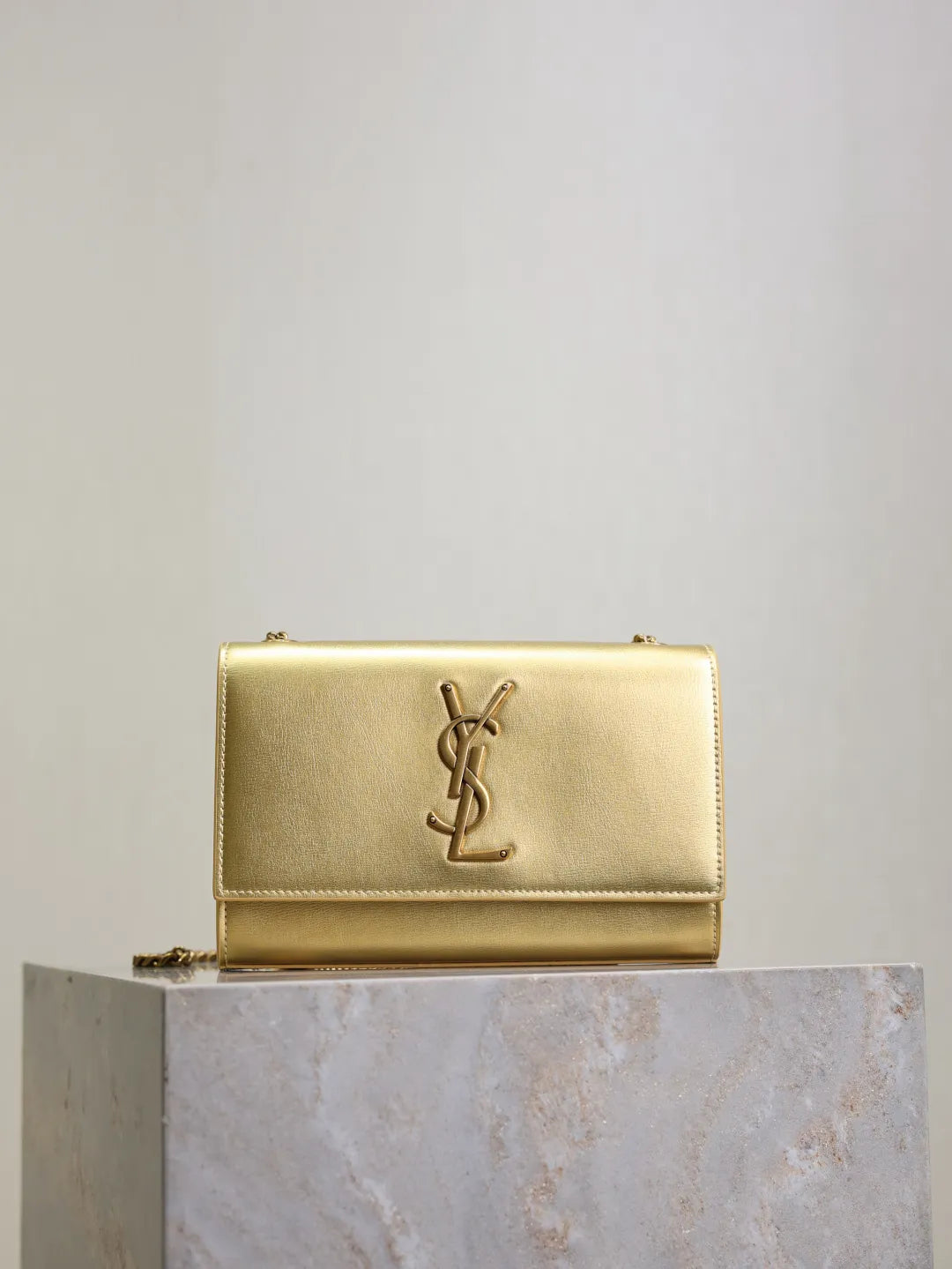 Kate 7.9 in Shoulder Bag 469390