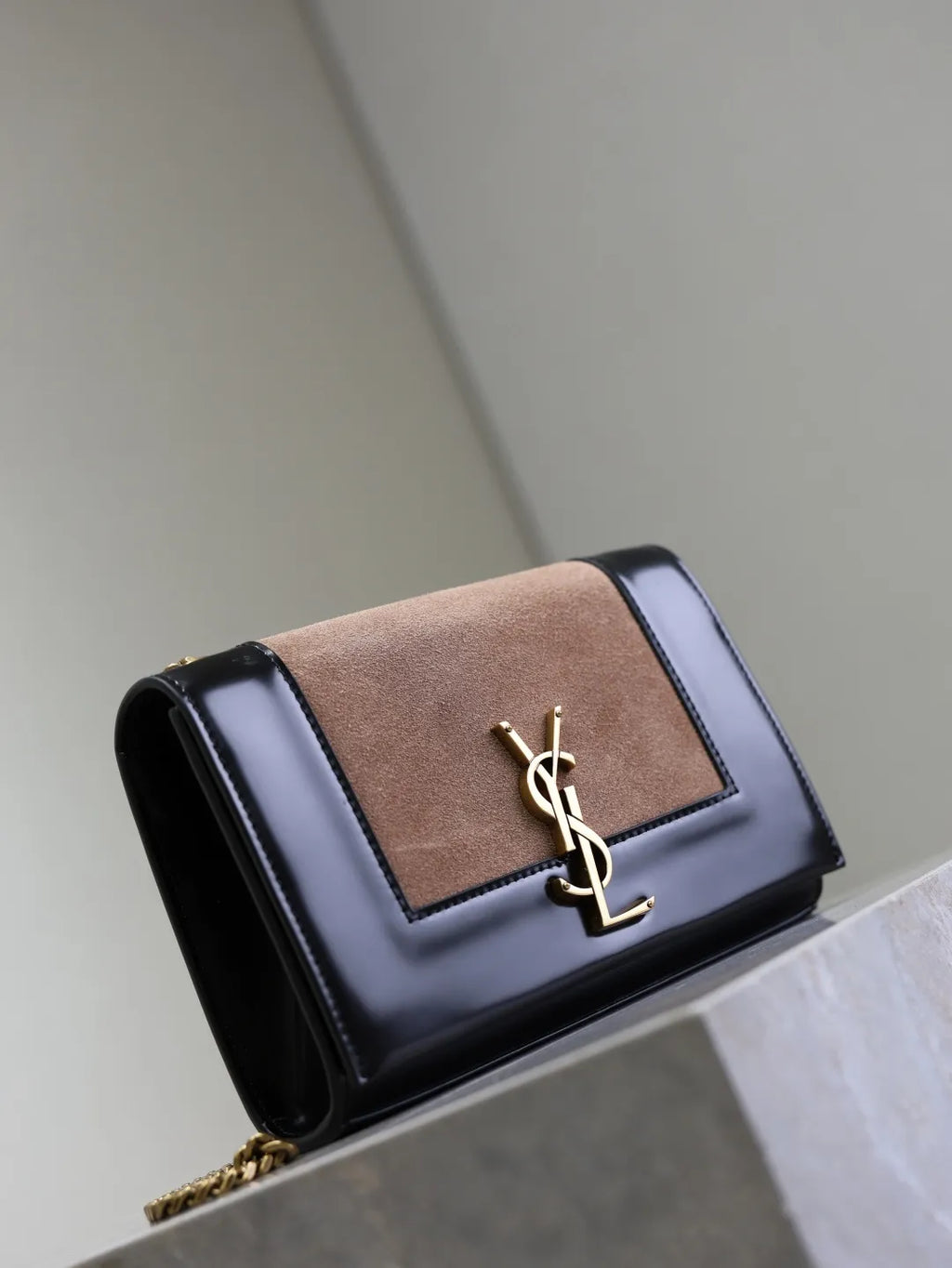 Kate 7.9 in Shoulder Bag 469390