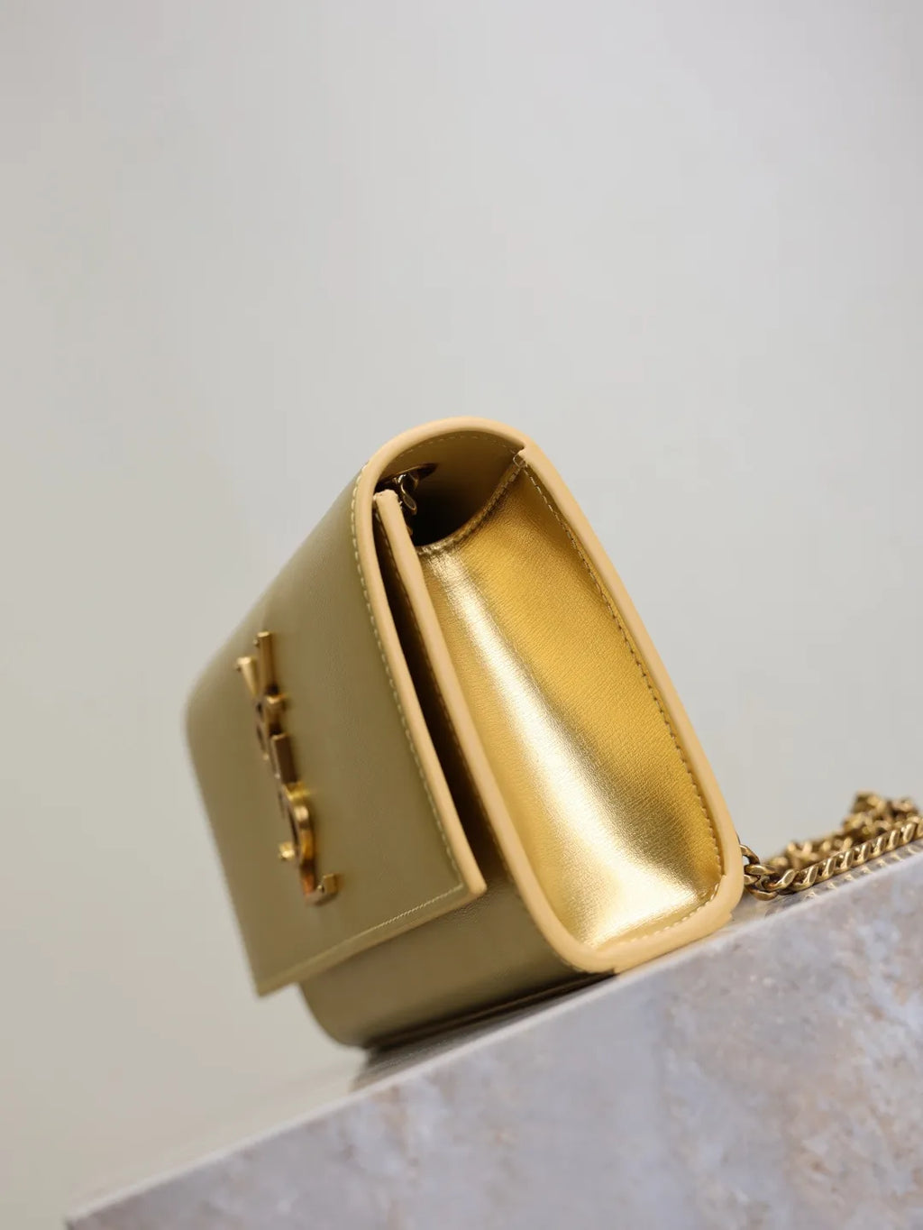 Kate 7.9 in Shoulder Bag 469390