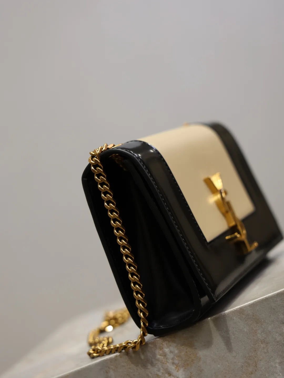 Kate 7.9 in Shoulder Bag 469390