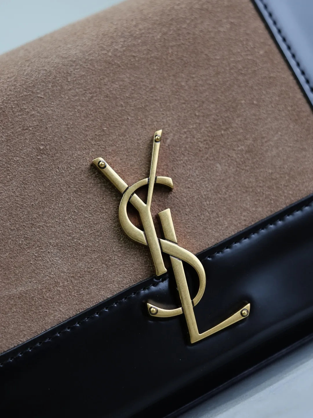 Kate 7.9 in Shoulder Bag 469390