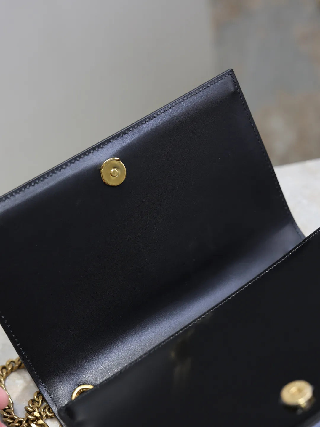 Kate 7.9 in Shoulder Bag 469390