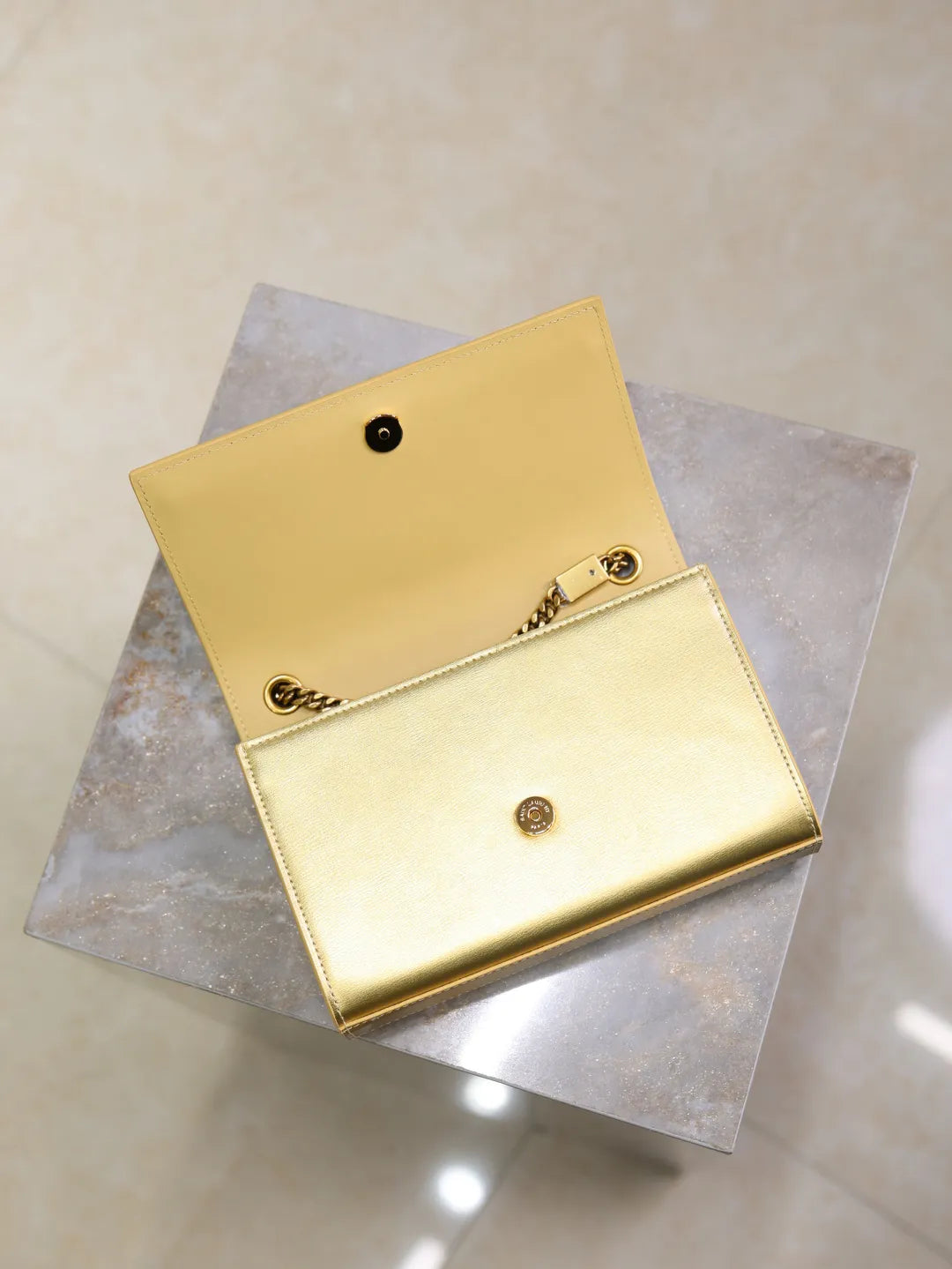 Kate 7.9 in Shoulder Bag 469390