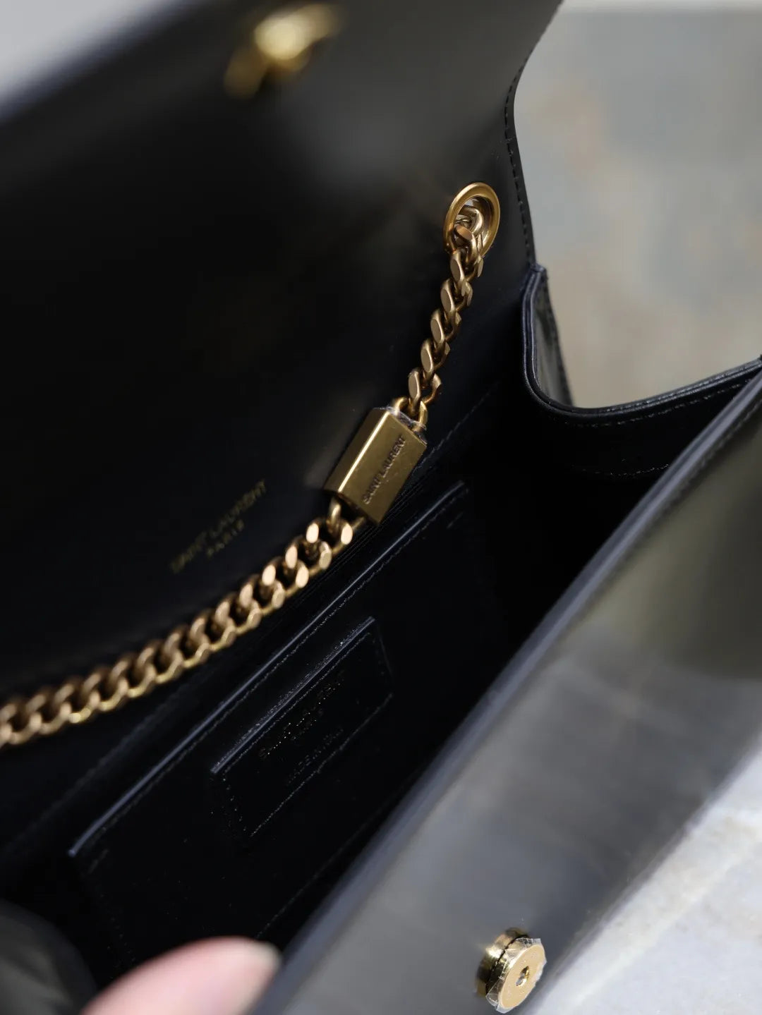 Kate 7.9 in Shoulder Bag 469390