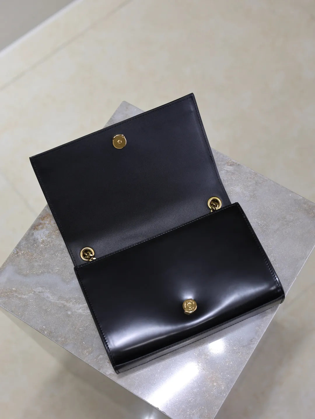 Kate 7.9 in Shoulder Bag 469390