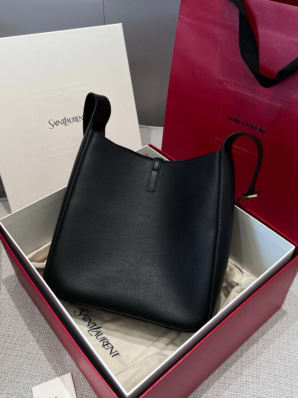 Kia Large Calfskin Shoulder Bag Black Gold 112524