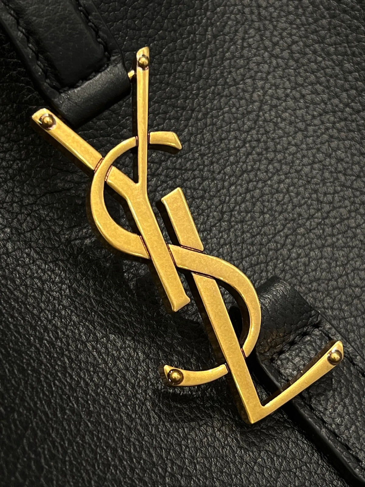 Kia Large Calfskin Shoulder Bag Black Gold 112524
