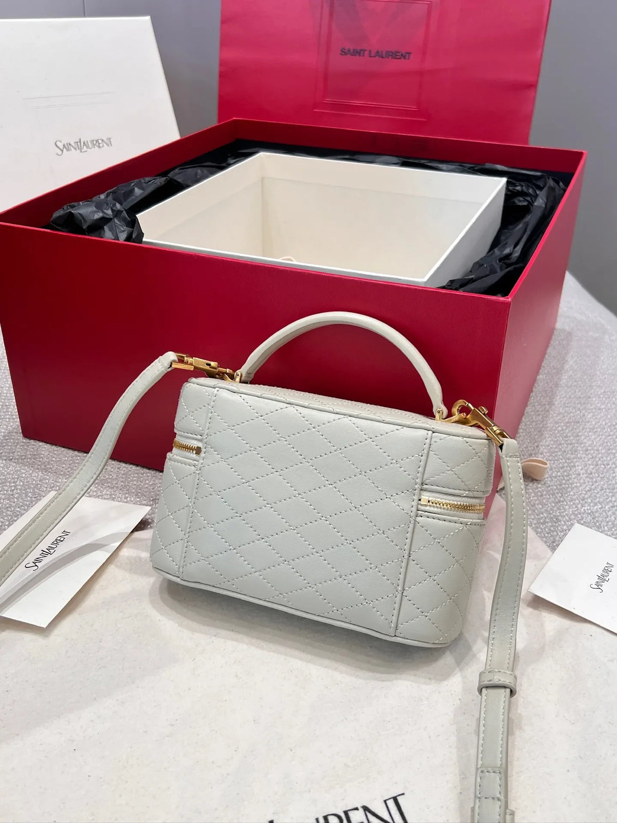 KISSY LIFE Lambskin Shoulder Strap Clutch White 112561