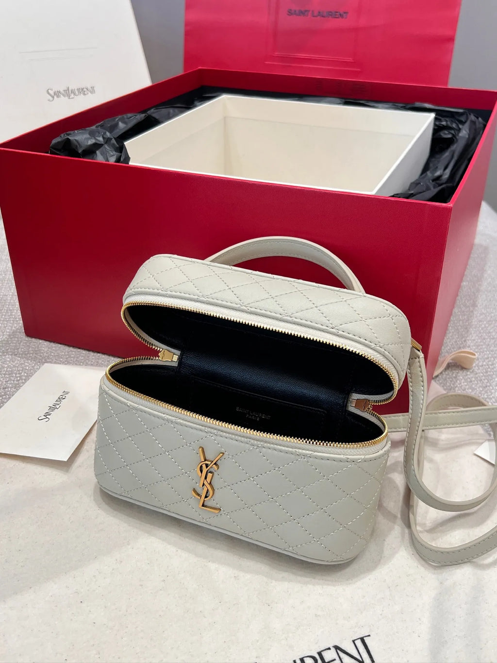 KISSY LIFE Lambskin Shoulder Strap Clutch White 112561