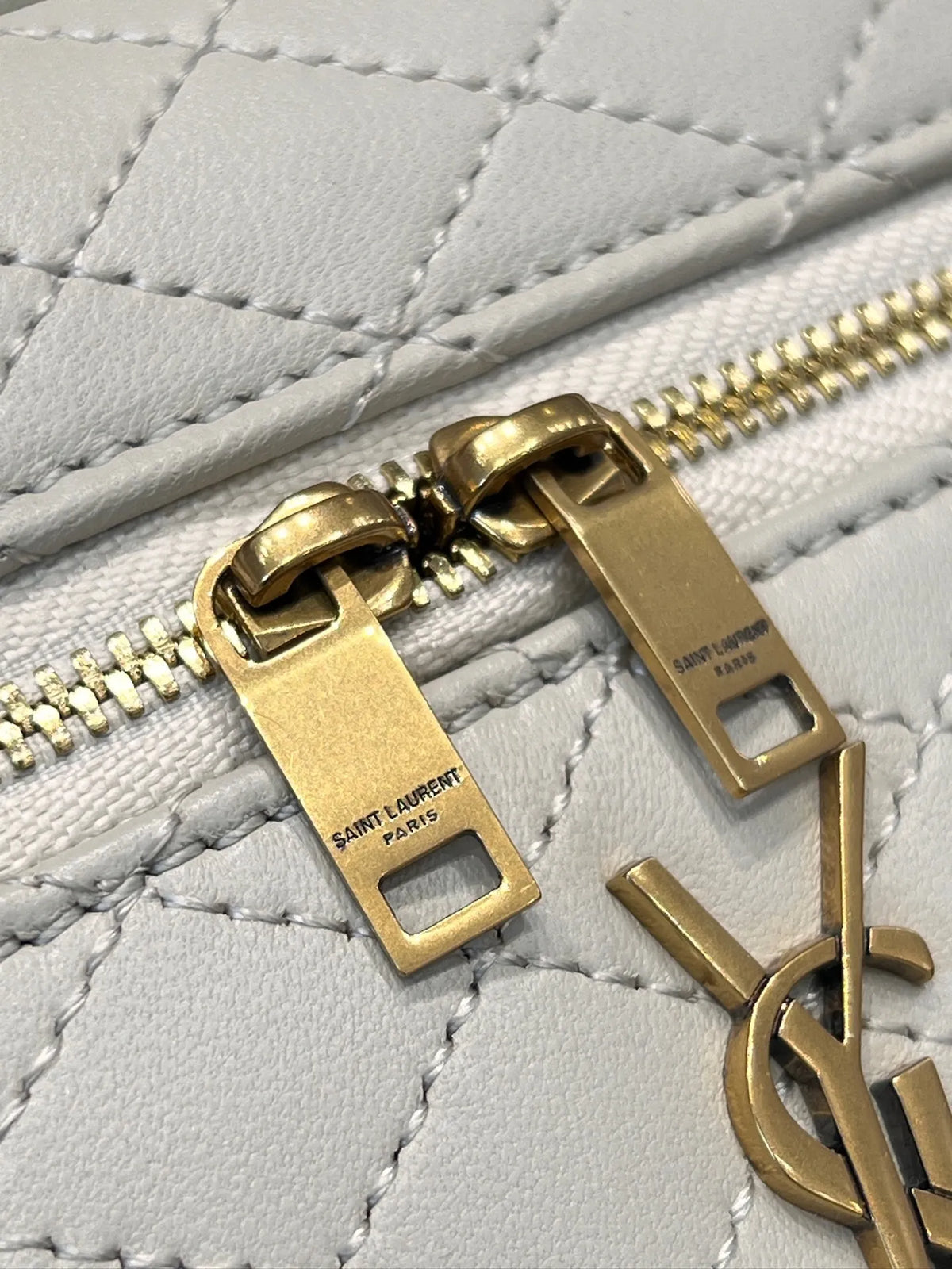 KISSY LIFE Lambskin Shoulder Strap Clutch White 112561