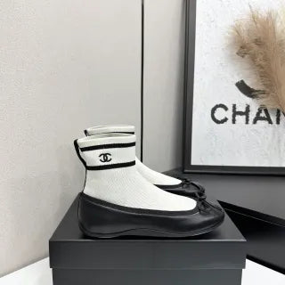 Lambskin Leather Flat Sandals 24020500270