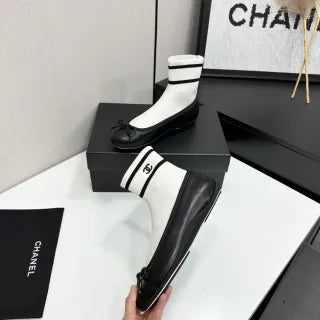 Lambskin Leather Flat Sandals 24020500270