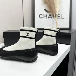 Lambskin Leather Flat Sandals 24020500270
