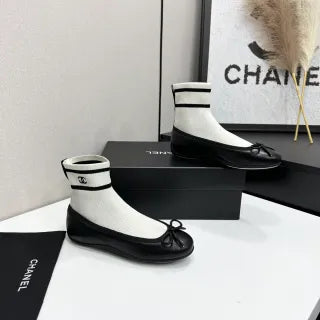 Lambskin Leather Flat Sandals 24020500270