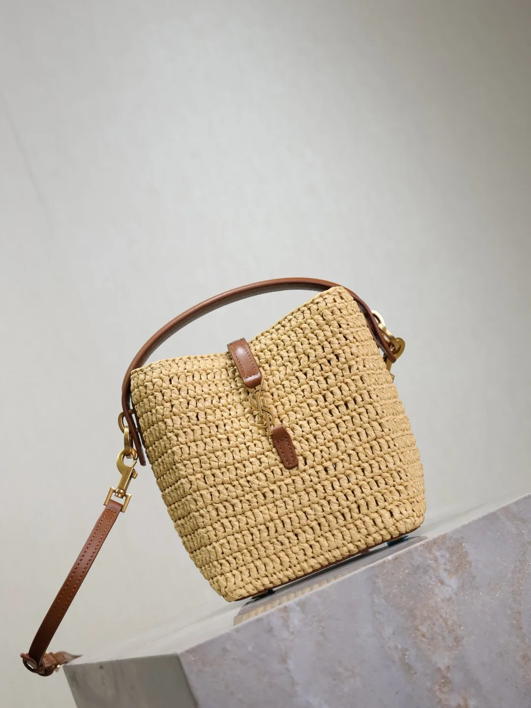 LE 37 Raffia Leather 5.9 in Bucket Bag 765870