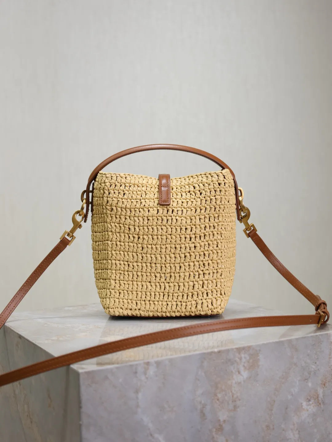 LE 37 Raffia Leather 5.9 in Bucket Bag 765870