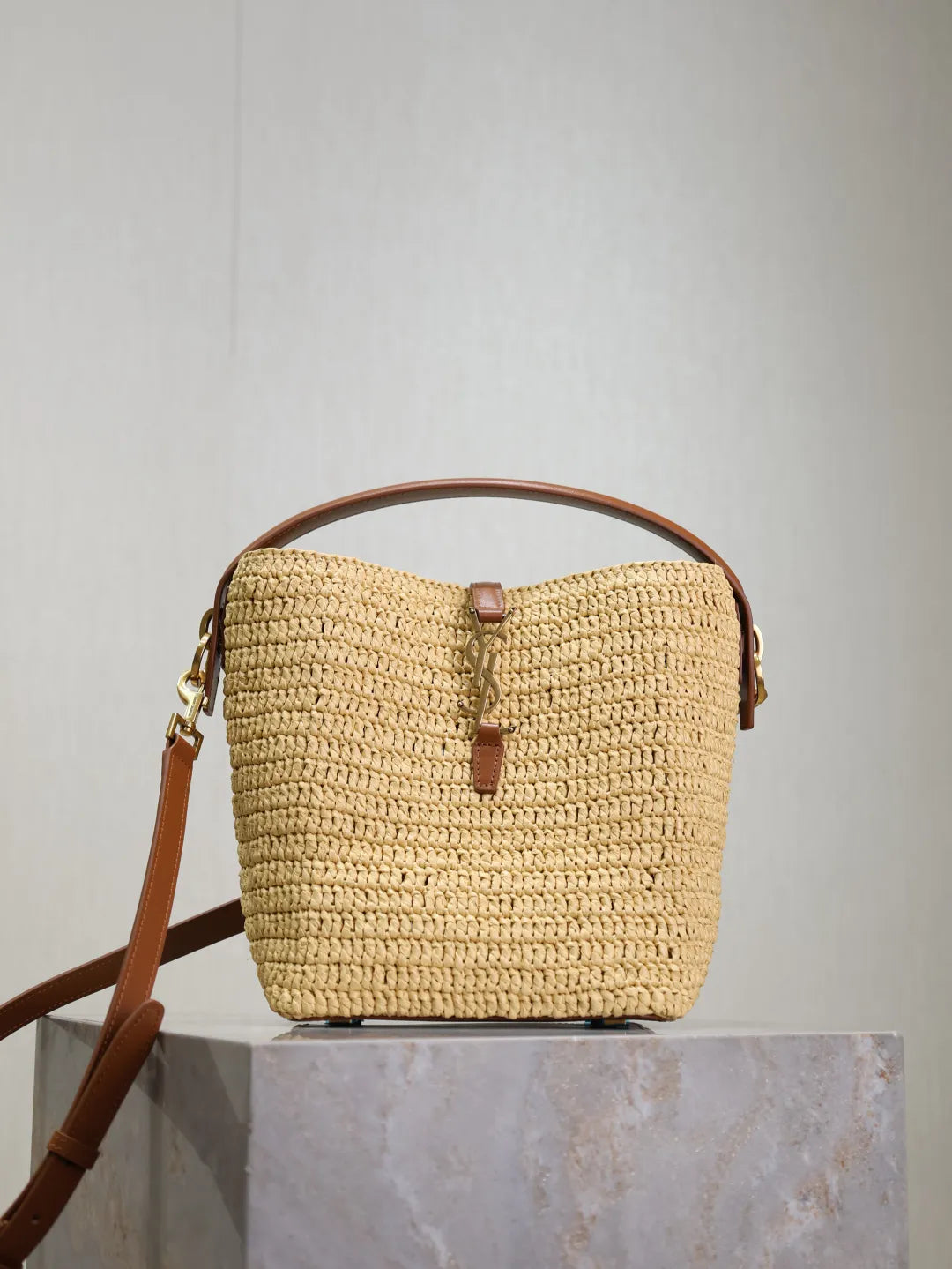 LE 37 Raffia Leather 7.9 in Bucket Bag 749036
