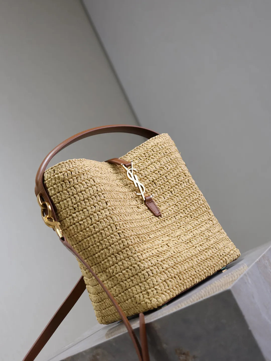 LE 37 Raffia Leather 7.9 in Bucket Bag 749036