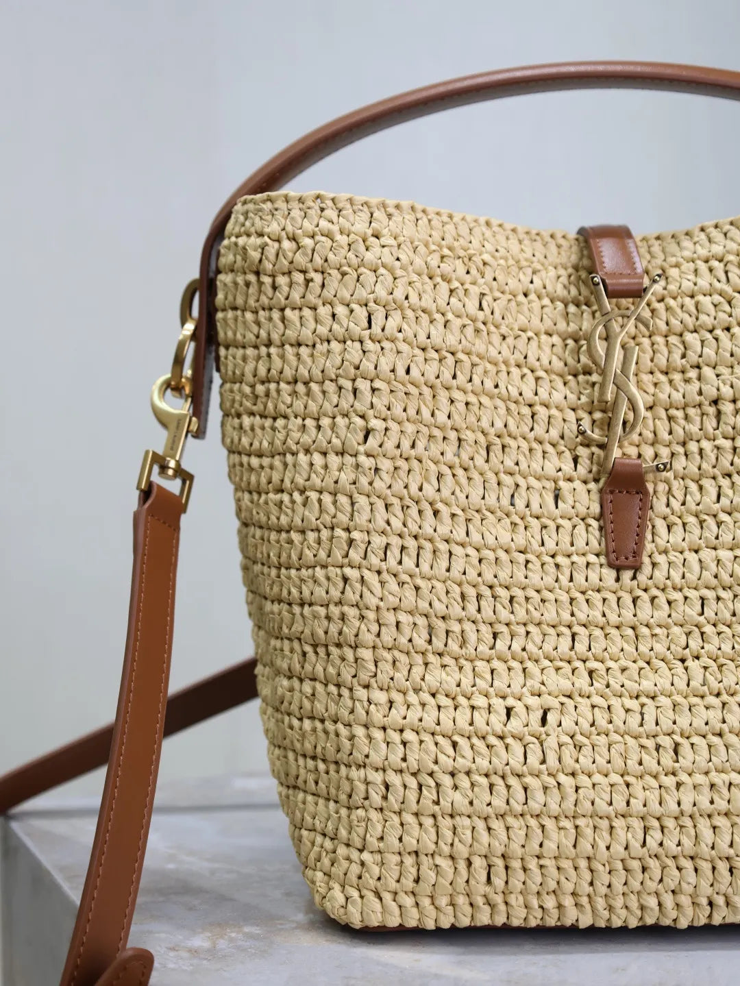 LE 37 Raffia Leather 7.9 in Bucket Bag 749036